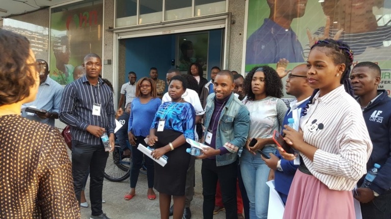 YALI participants from lusophone africa discuss social entrepreneurship