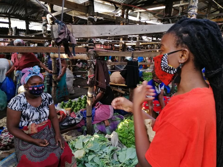 h2n aims to distribute 10,000 face masks to vendors in Maputo markets