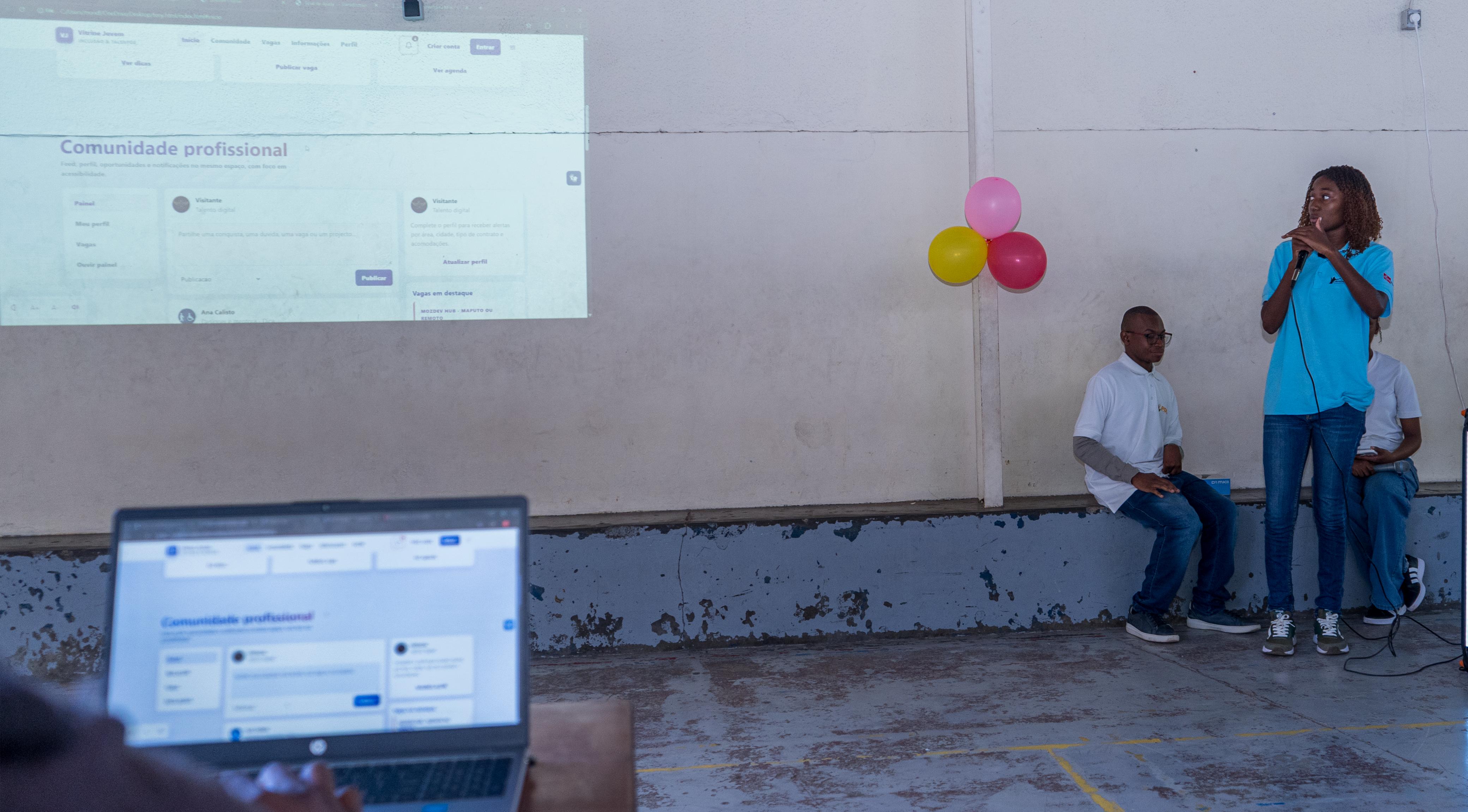 Graduados do Acelerador Juvenil apresentam soluções tecnológicas inclusivas durante celebração do Dia da Educação Inclusiva